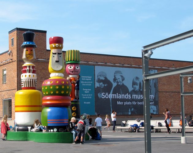 Museiparken framför Sörmlands museum. Foto: Sörmlands museum